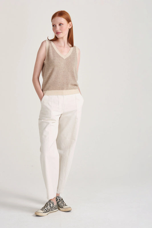 Contrast Cashmere Tank in Organic Light Brown and Oatmeal